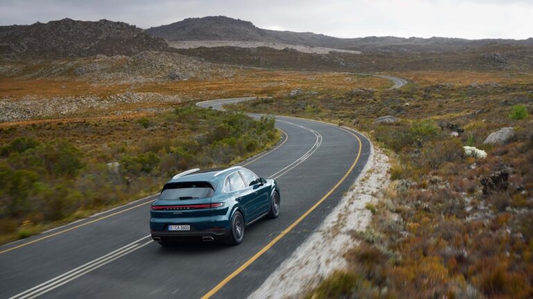 Porsche Cayenne restyling 2023: immagini ufficiali
