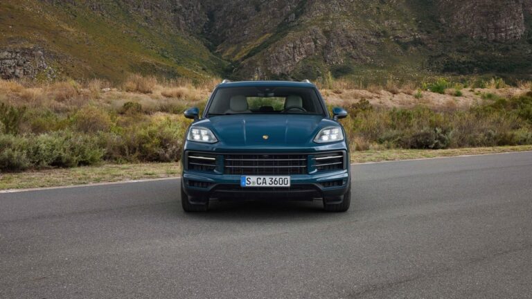 Porsche Cayenne restyling 2023: immagini ufficiali