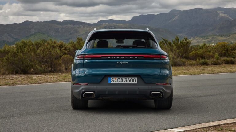 Porsche Cayenne restyling 2023: immagini ufficiali