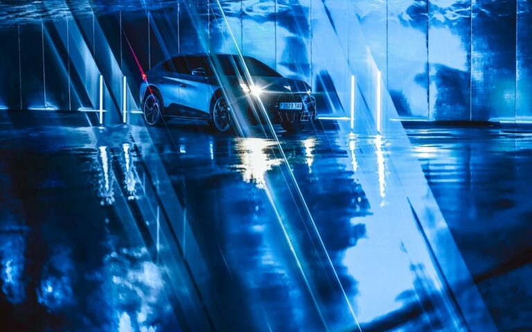 Cupra Tavascan: immagini ufficiali