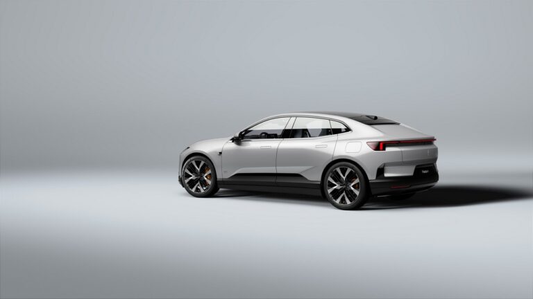 Polestar 4: immagini ufficiali