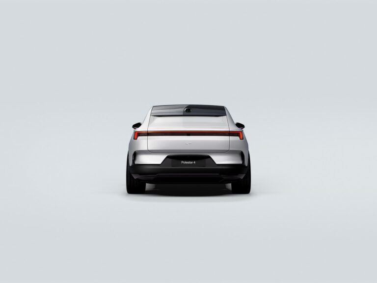 Polestar 4: immagini ufficiali