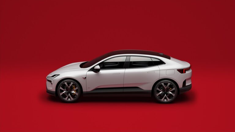 Polestar 4: immagini ufficiali