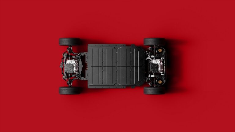 Polestar 4: immagini ufficiali