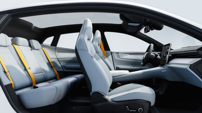 Polestar 4: immagini ufficiali