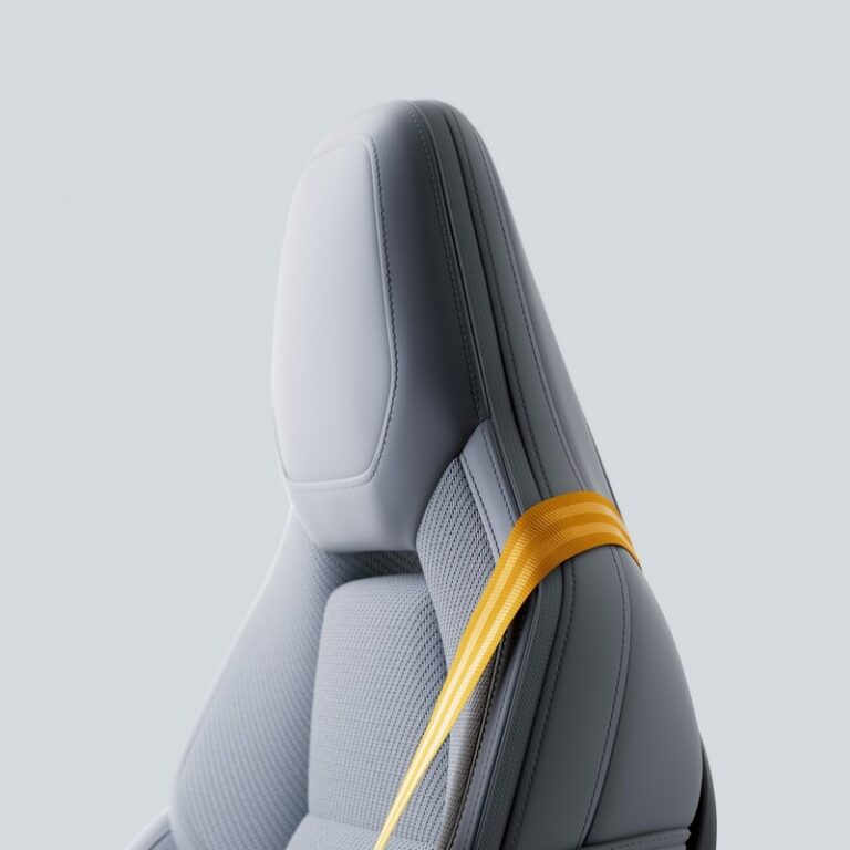 Polestar 4: immagini ufficiali