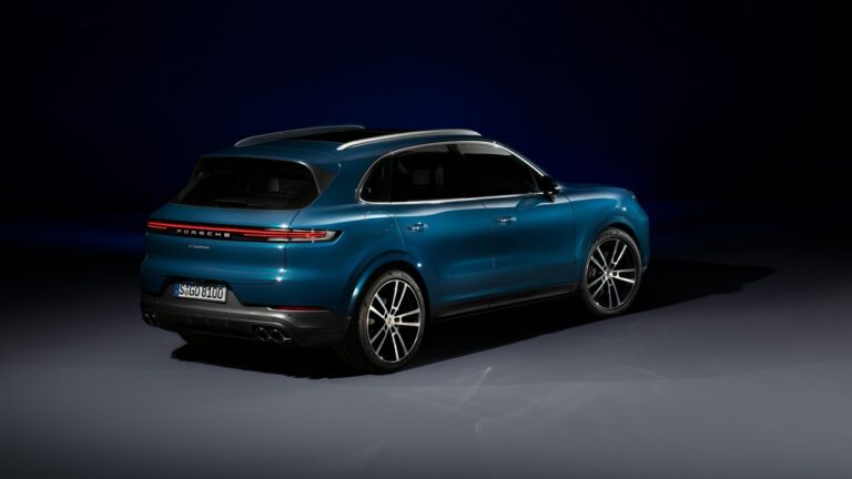 Porsche Cayenne restyling 2023: immagini ufficiali