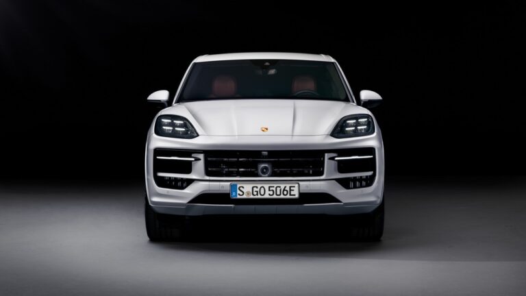 Porsche Cayenne restyling 2023: immagini ufficiali