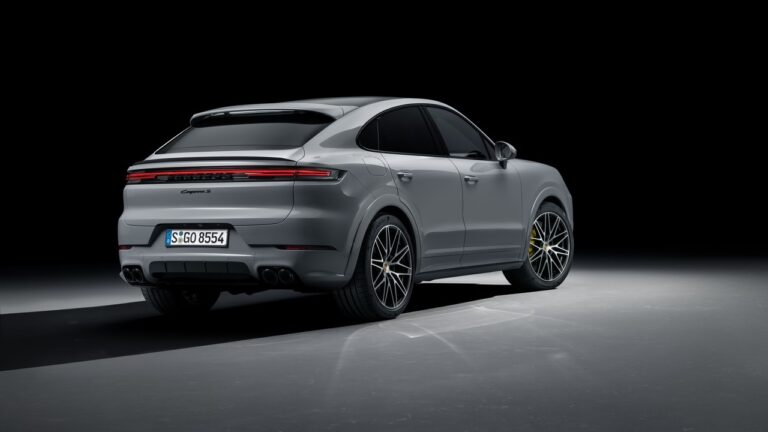 Porsche Cayenne restyling 2023: immagini ufficiali