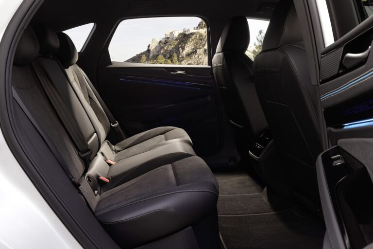 Volkswagen ID.7: immagini ufficiali