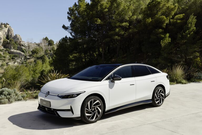 Volkswagen ID.7: immagini ufficiali