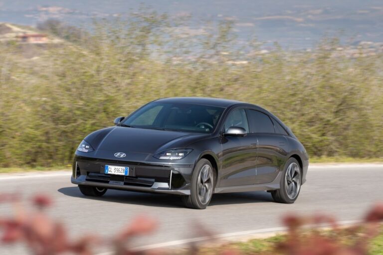 Hyundai Ioniq 6: immagini ufficiali