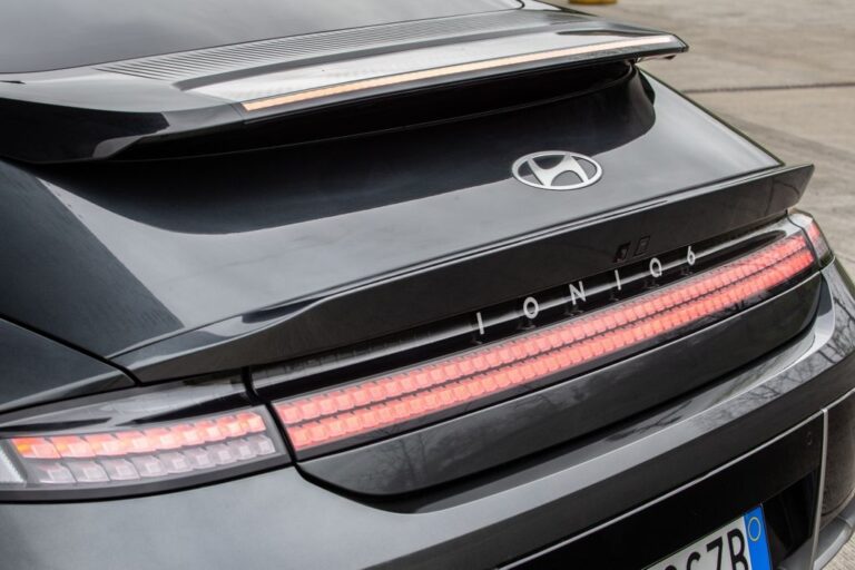 Hyundai Ioniq 6: immagini ufficiali
