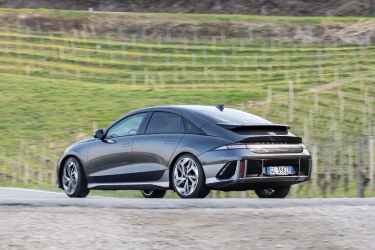 Hyundai Ioniq 6: immagini ufficiali