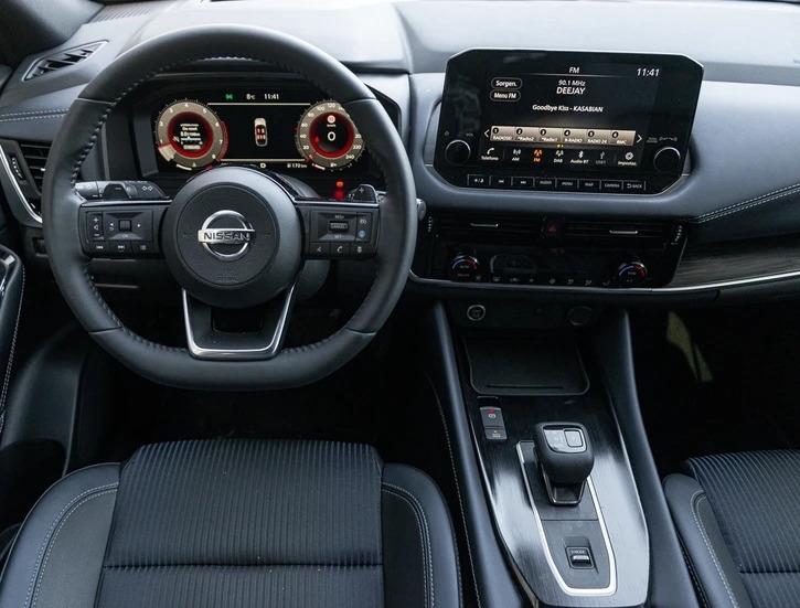 Nissan Qashqai 1.3 DIG-T 158 CV in prova: le immagini