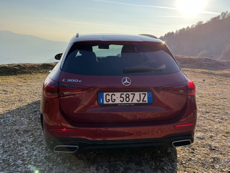 Mercedes Classe C Plug-in hybrid: le foto