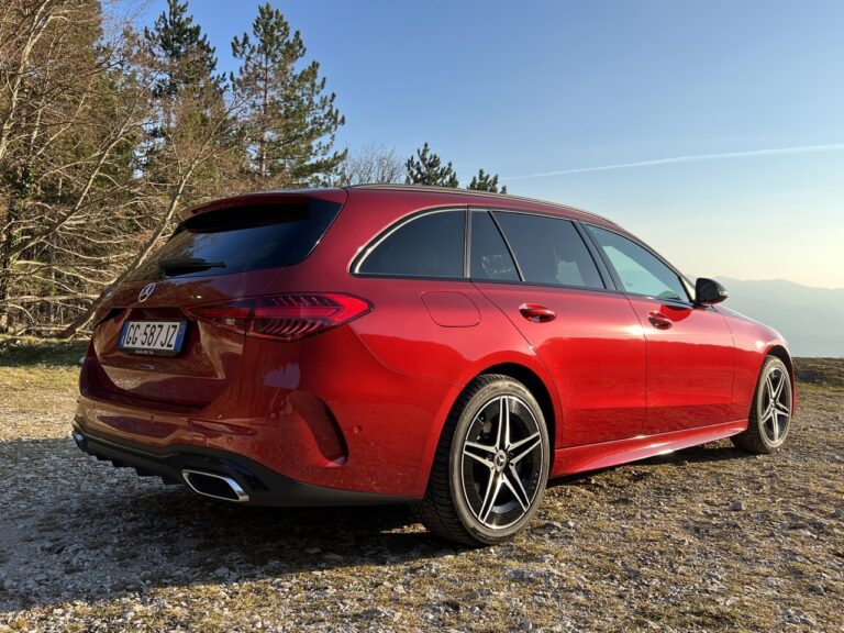 Mercedes Classe C Plug-in hybrid: le foto