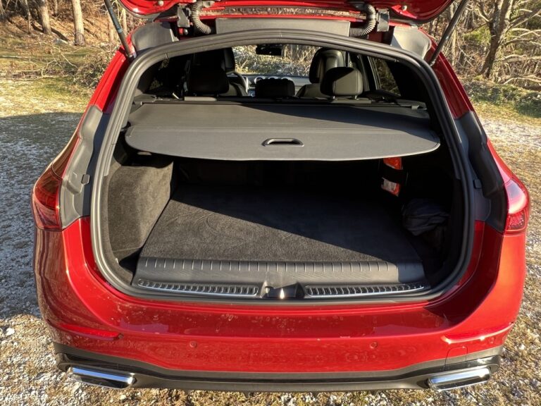Mercedes Classe C Plug-in hybrid: le foto