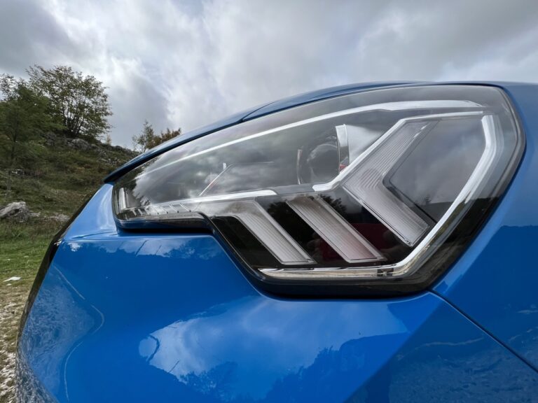 Audi Q3 TFSI e: le immagini