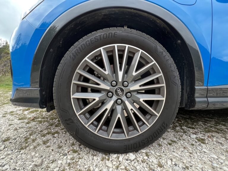 Audi Q3 TFSI e: le immagini
