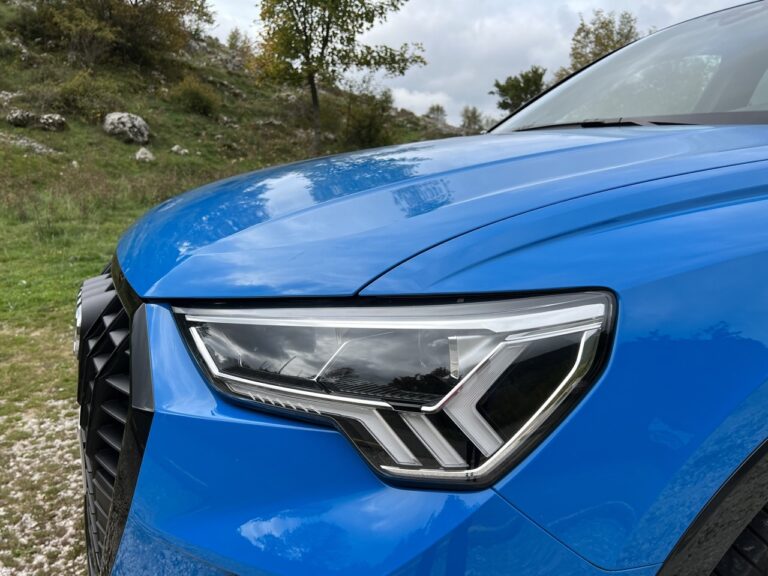 Audi Q3 TFSI e: le immagini