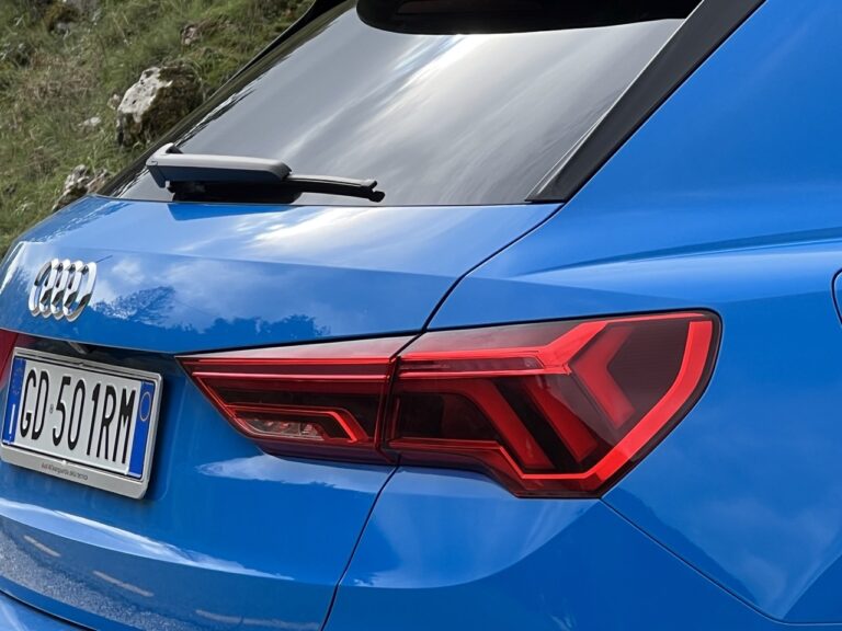 Audi Q3 TFSI e: le immagini