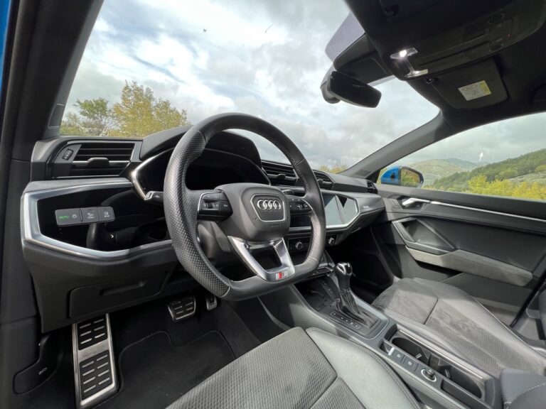 Audi Q3 TFSI e: le immagini