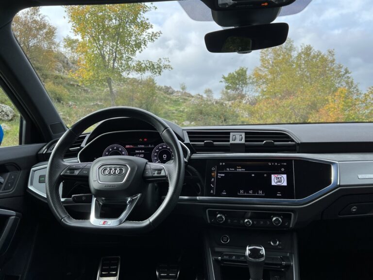 Audi Q3 TFSI e: le immagini