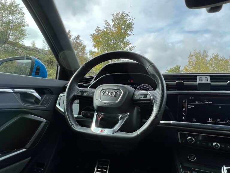 Audi Q3 TFSI e: le immagini