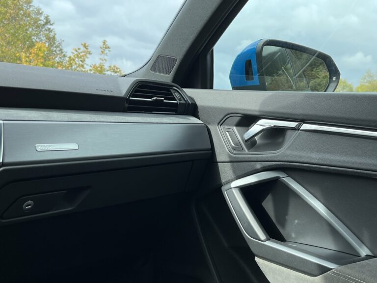 Audi Q3 TFSI e: le immagini