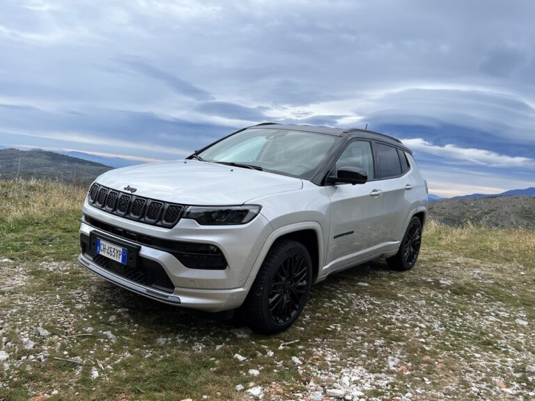 Jeep Compass e-Hybrid: le immagini