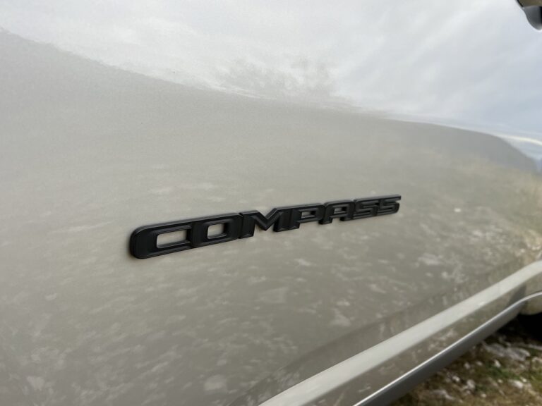 Jeep Compass e-Hybrid: le immagini