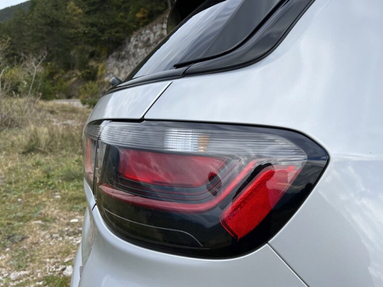 Jeep Compass e-Hybrid: le immagini