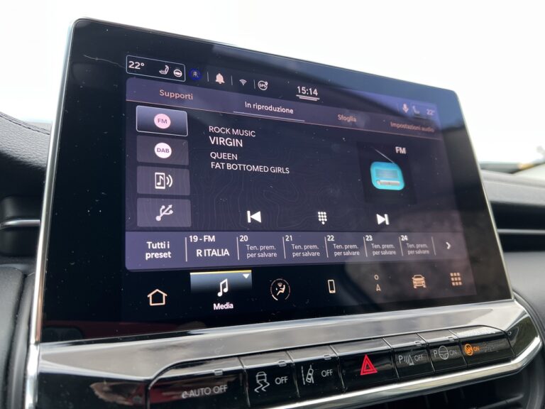 Jeep Compass e-Hybrid: le immagini