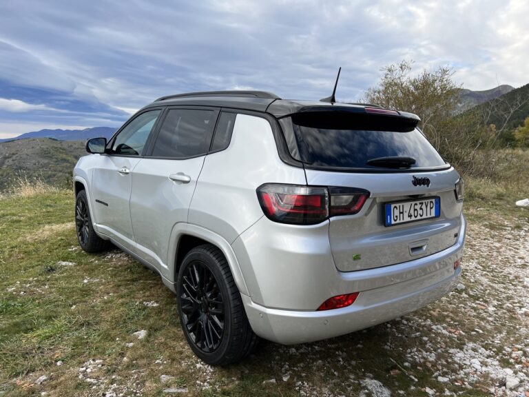 Jeep Compass e-Hybrid: le immagini