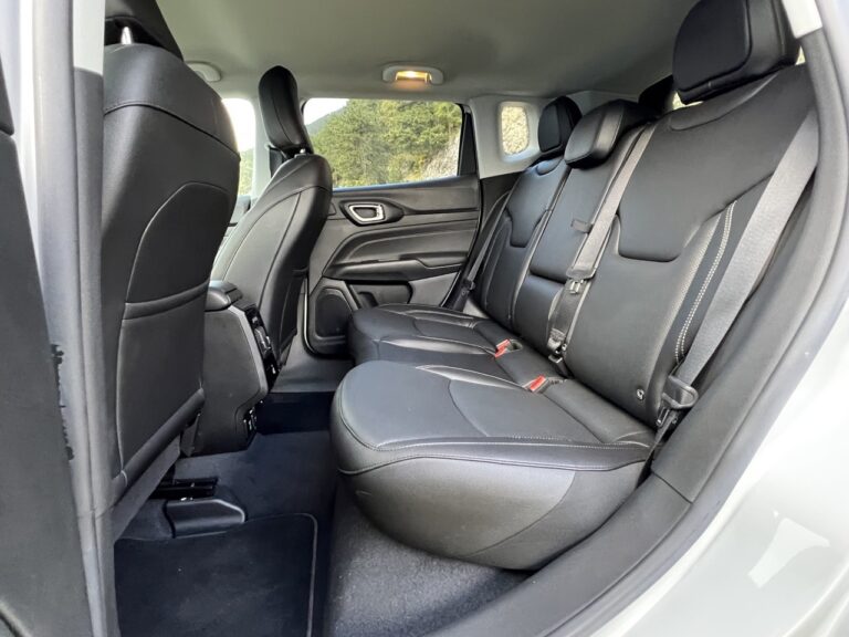 Jeep Compass e-Hybrid: le immagini