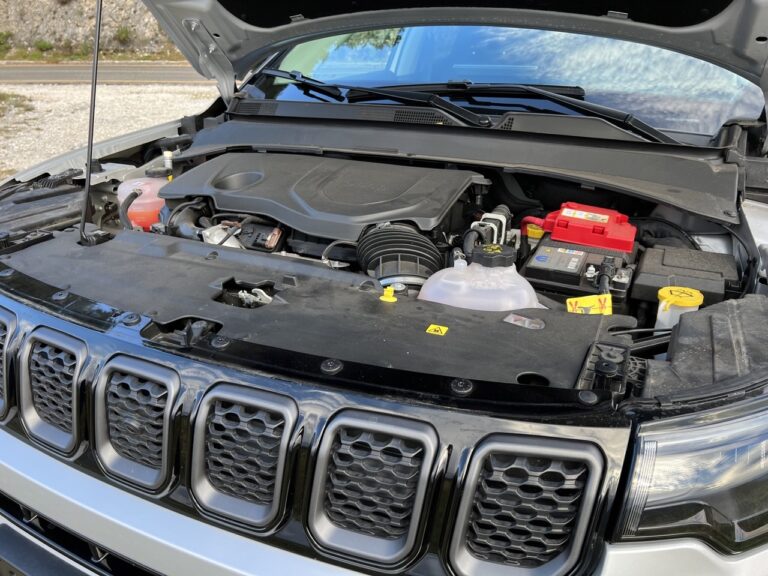 Jeep Compass e-Hybrid: le immagini