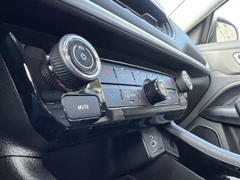 Jeep Compass e-Hybrid: le immagini