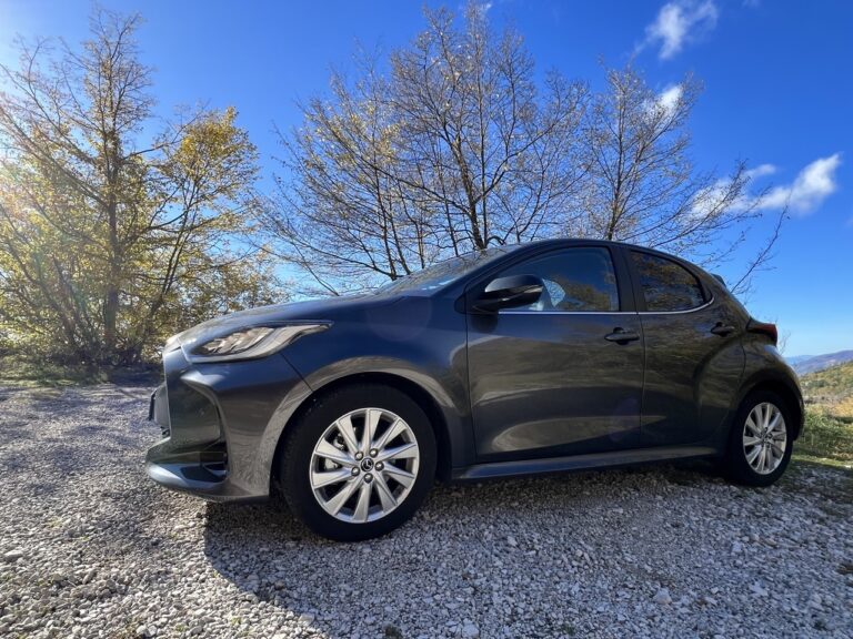 Mazda 2 Hybrid in prova: le immagini