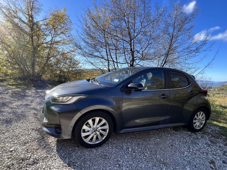 Mazda 2 Hybrid in prova: le immagini