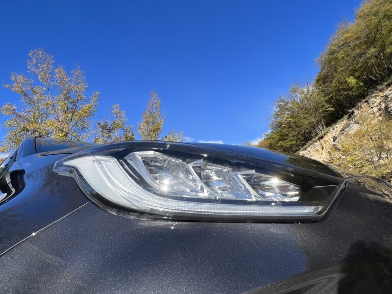 Mazda 2 Hybrid in prova: le immagini