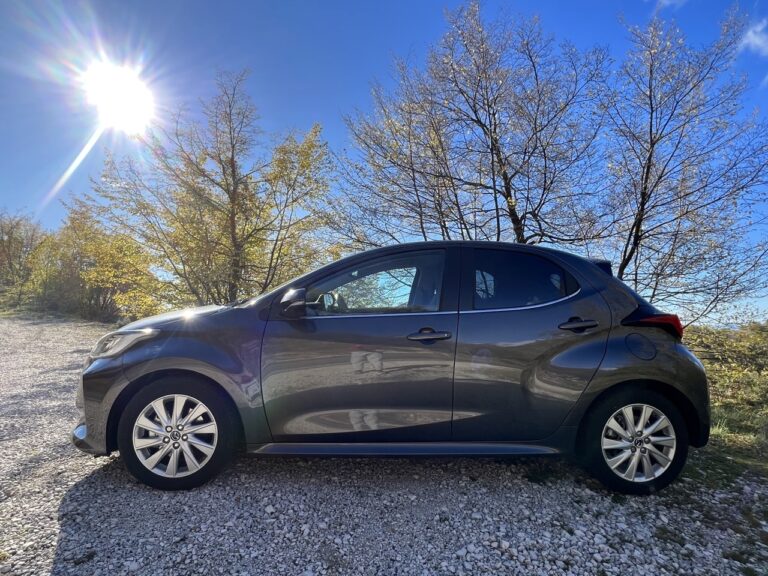 Mazda 2 Hybrid in prova: le immagini