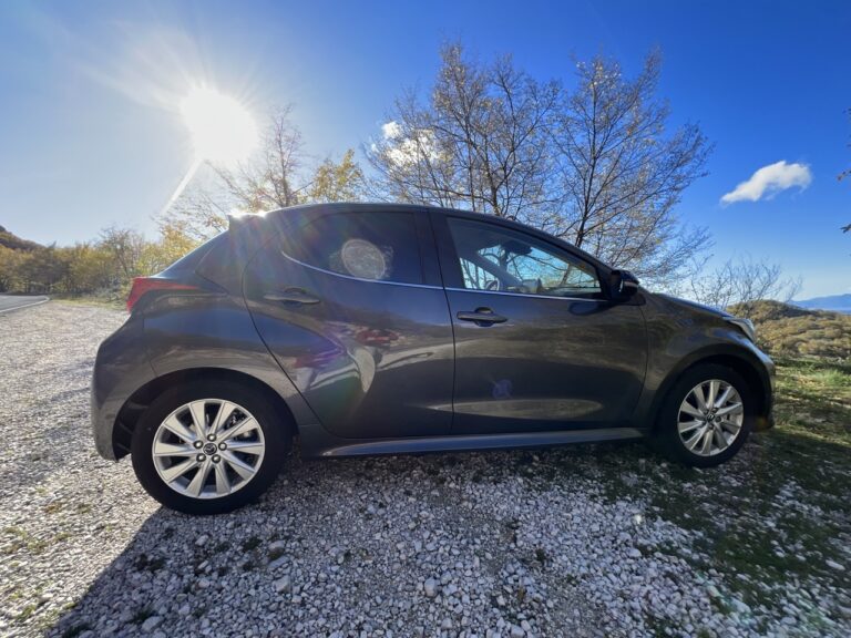 Mazda 2 Hybrid in prova: le immagini
