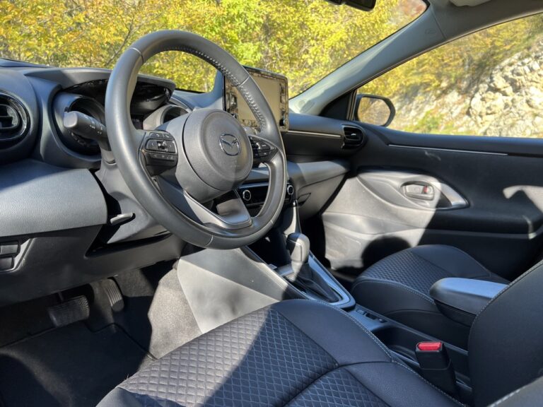 Mazda 2 Hybrid in prova: le immagini