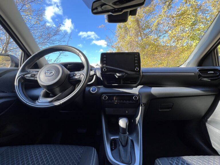 Mazda 2 Hybrid in prova: le immagini