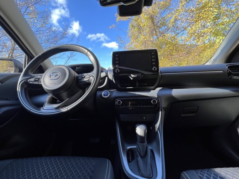 Mazda 2 Hybrid in prova: le immagini