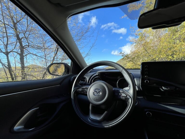 Mazda 2 Hybrid in prova: le immagini