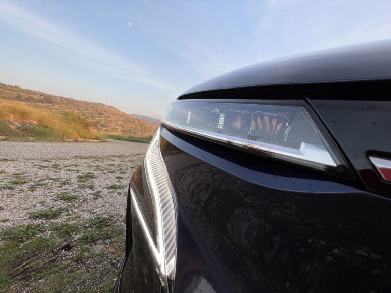 Renault Megane E-Tech: le foto