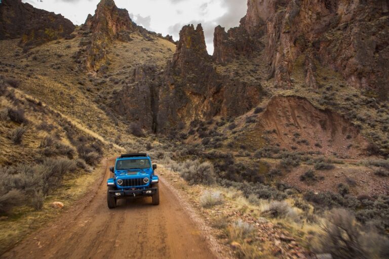 Jeep Wrangler MY24: le immagini ufficiali
