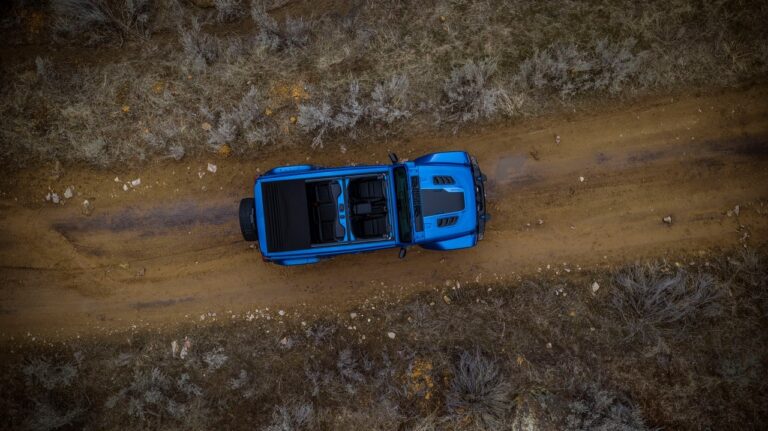 Jeep Wrangler MY24: le immagini ufficiali